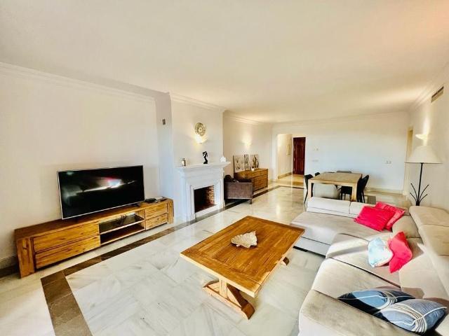 Luxury Apartment for rent in Benahavís, Spain