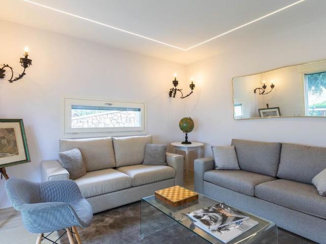 Luxury Apartment in Modern Villa Unit 1, Imperia Amsterdam Apartments for Rent