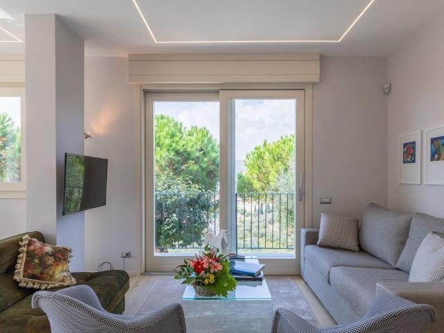 Luxury Apartment in Modern Villa Unit 2, Imperia Amsterdam Apartments for Rent