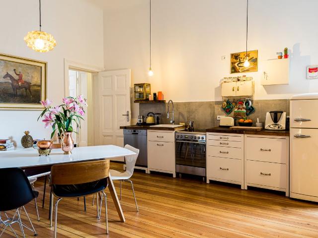 Luxury art & design old building flat with 4.5 metre high ceilings in Kreuzberg Berlin, Berlin Amsterdam Apartments for Rent