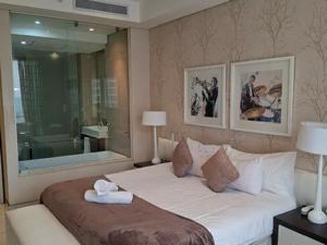 luxury bachelor apartment in sandton skye