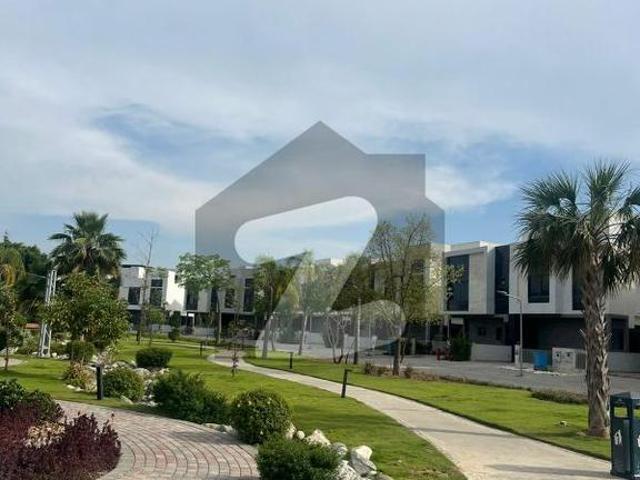 Luxury Brand New 1 Kanal Villa Eighteen