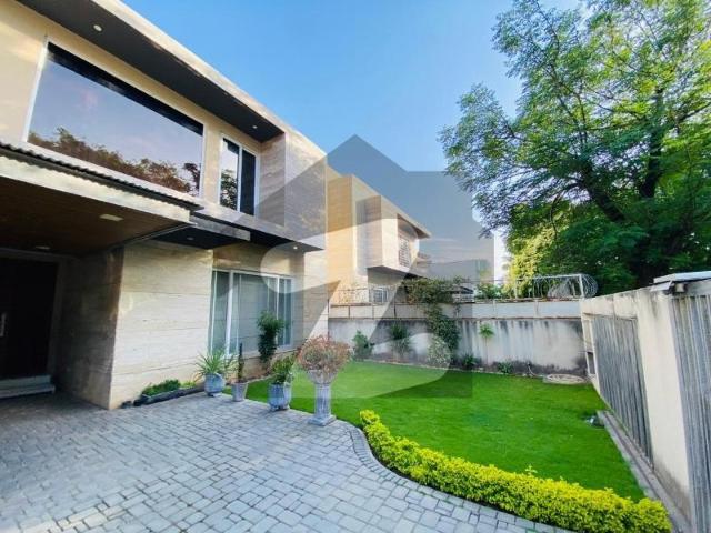 Luxury Brand New 7 Bedrooms Triple Storey 666 Sq Yrds Designer House For Rent In F 7