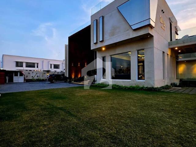 Luxury bungalow for sale 2000 yards