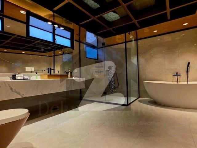 Luxury bungalow for sale 2000 yards dha phase 8