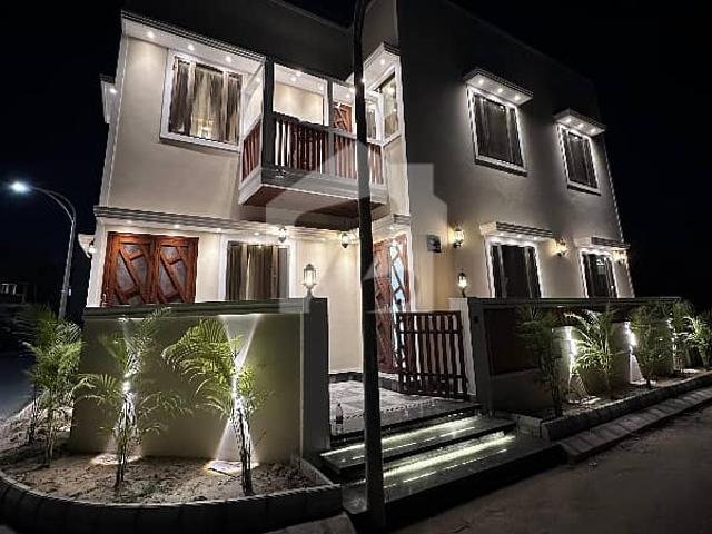 Luxury Bungalow In Block C