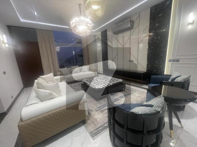 Luxury Bunglow Brand New 4+2 Bedrooms Basement Servent Quarters Etc. DHA Phase 8