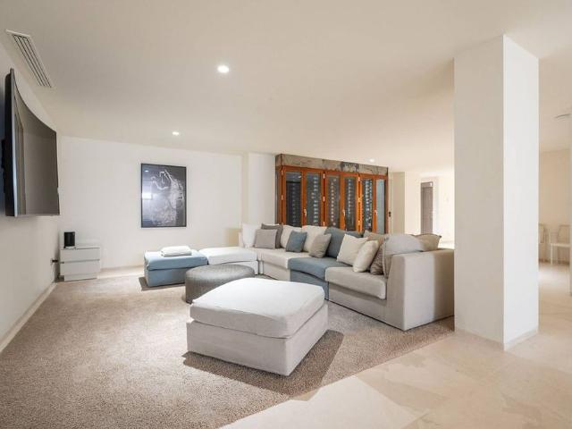 Luxury Detached House for rent in Marbella, Spain
