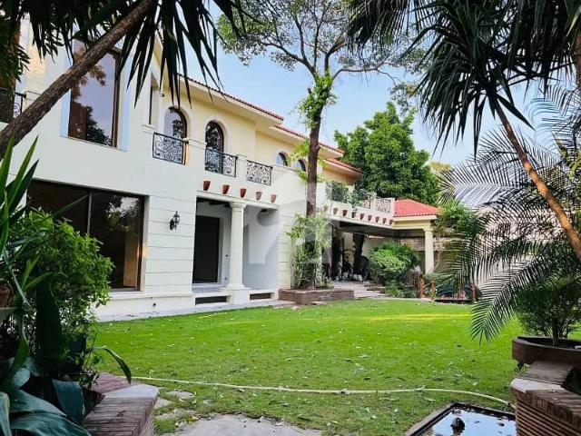 Luxury Diplomatic Residence Ideal For Embassies & Diplomats Available For Rent In F 6