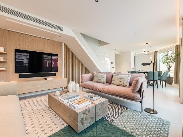 Luxury duplex apartment with terrace for rent in Salamanca district