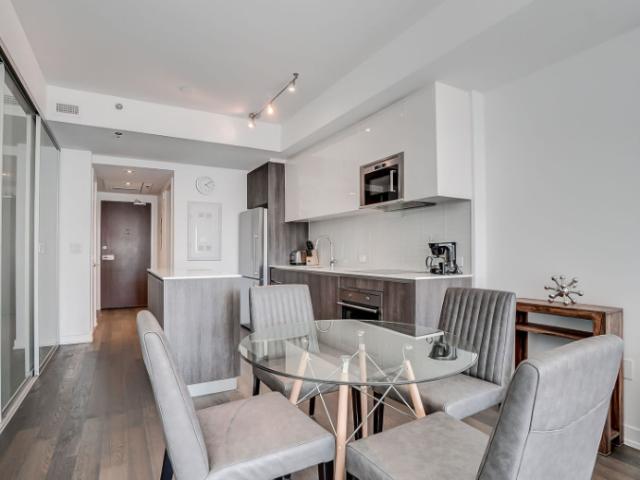 Luxury Executive Suite in Ottawa | All Inclusive 1 Bedroom Apartment for Rent at 199 Slater St, Ottawa, ON K1P 0C8 Downtown Ottawa