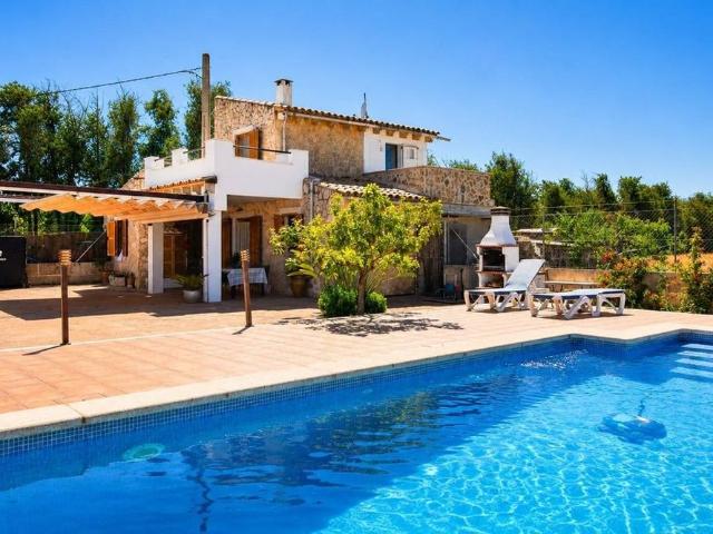 Luxury Farmhouse for rent in Muro, Spain