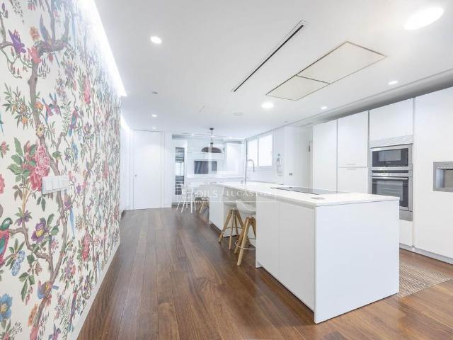 5 bedroom luxury Apartment for rent in Valencia