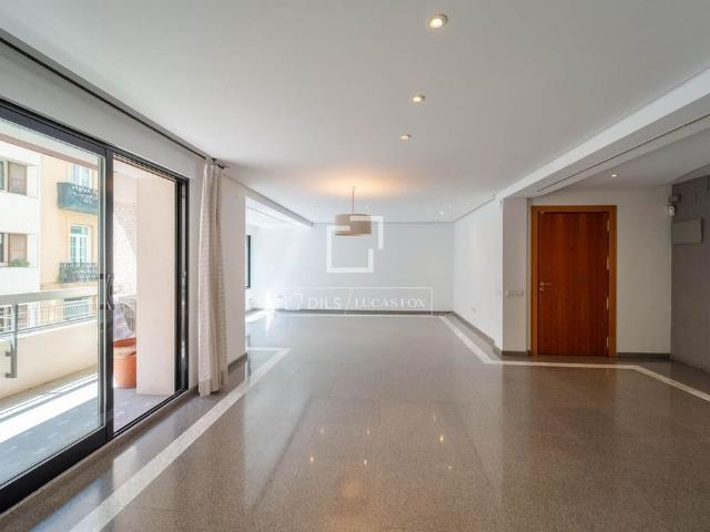 3 bedroom luxury Flat for rent in Valencia, Spain