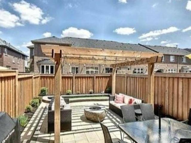 Luxury Freehold Townhome in High Demand Caledon