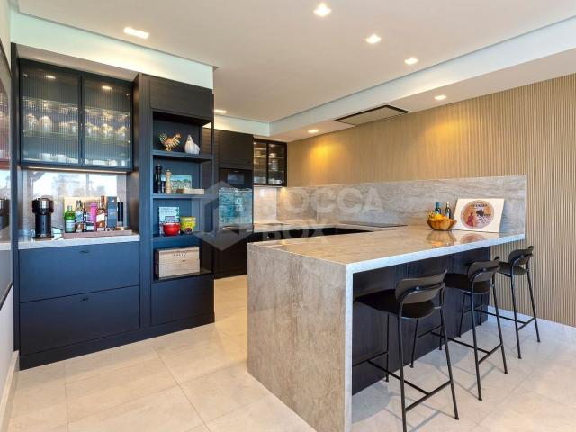 Luxury frontline golf apartment in Guadalmina Alta