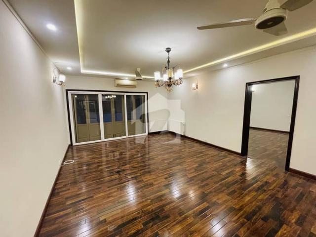 Luxury House Available For Rent