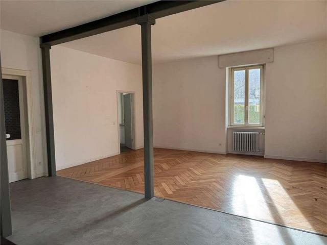 Luxury house for rent in Chiasso near the center with large garden