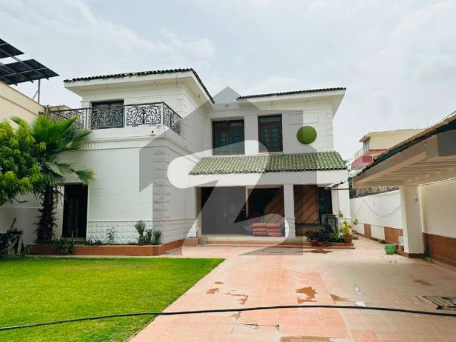 Luxury House for Rent on Commercial Purpose Clifton Block 7