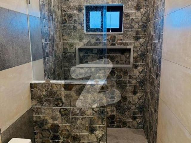 Luxury House For Sale in D 12