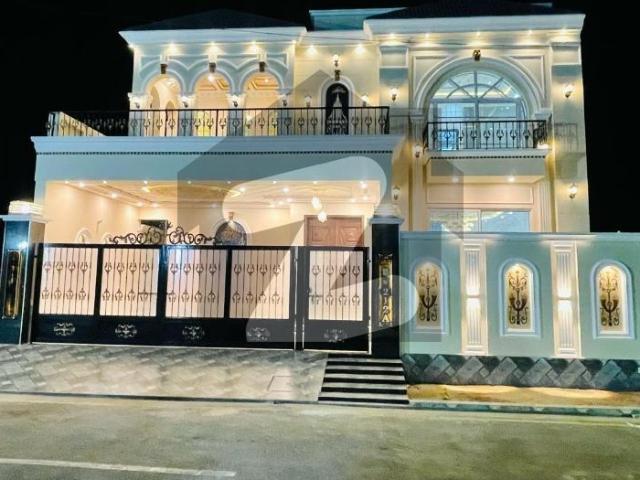 Luxury House Facing Park and Masjid In Rafi Gardens Sahiwal Rafi Gardens
