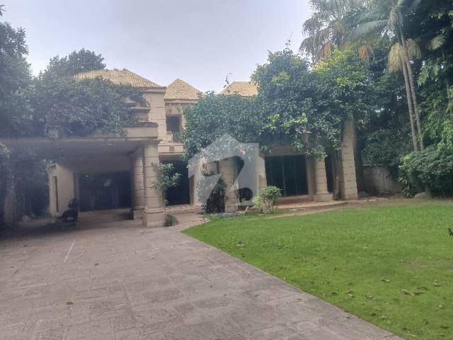 Luxury House With Private Swimming Pool For Rent In G 6
