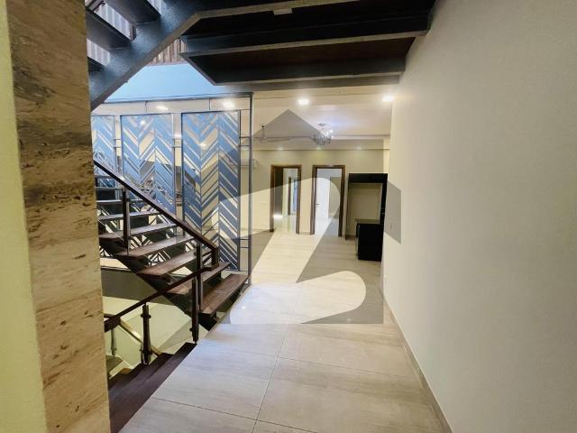 Luxury House with swimming pool F 7