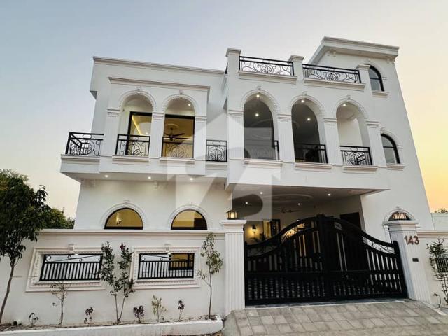 Luxury Home10 Marla Designer Villa | Prime Location | Modern Living For Sale Bani Gala Islamabad