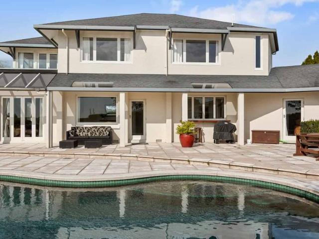 Luxury Haven in Sought After Otumoetai