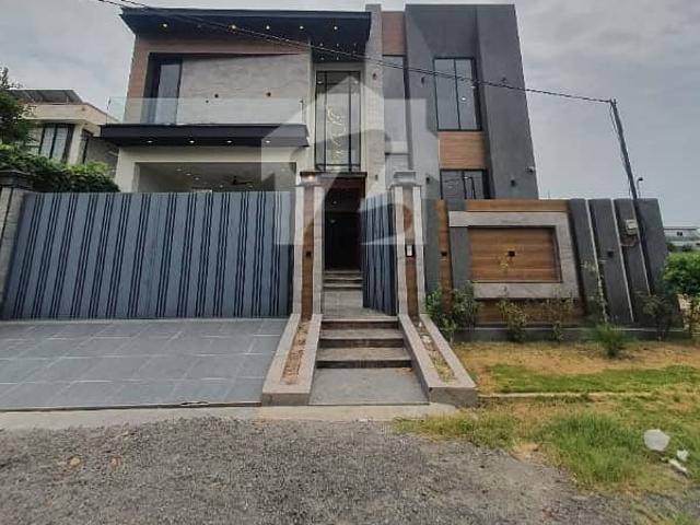 Luxury Interior Designer House For Sale River Garden
