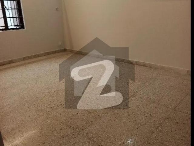 Luxury Independent Family House Available for Rent F 11/1 Islamabad* A beautifully renovated 14 Marla independent family house is available for rent in the prime location of F 11/1. F 10