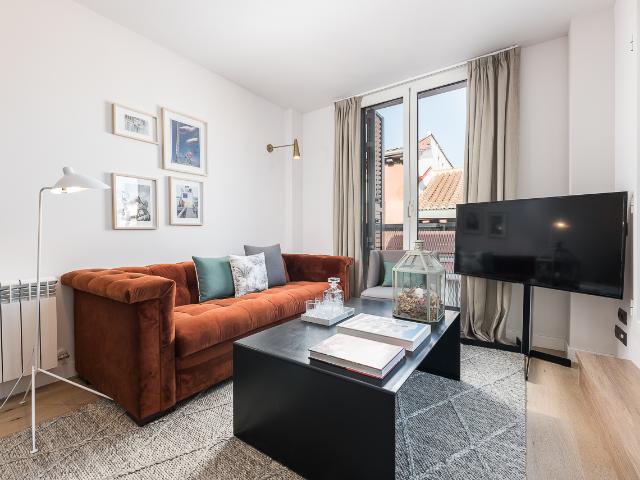 Luxury One Bedroom Penthouse Apartment For Rent