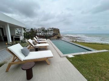 Luxury Oceanfront Villa: Se Vende Casa Cerca del Mar, Frente al Mar y en la Montaña en Jama