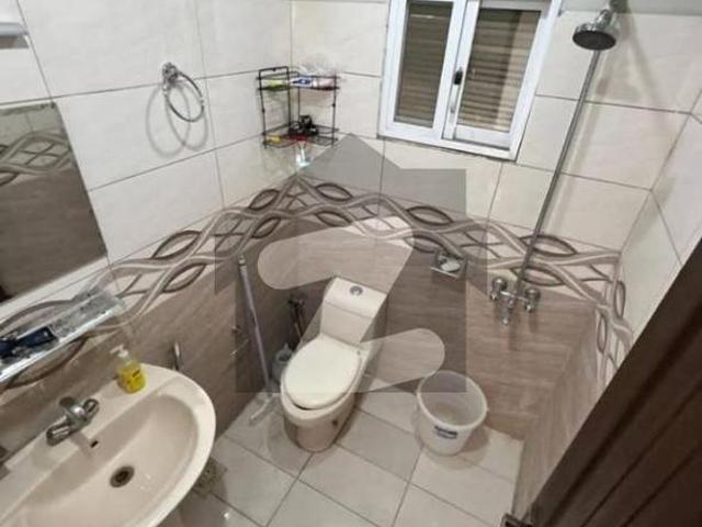 Luxury outstanding furnished flat available for daily & monthly rent b 17