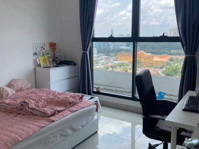 Luxury Low Density Female Medium Room at Glomac Centro