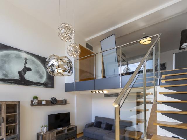 Luxury Loft | Panoramic Views & Free Parking