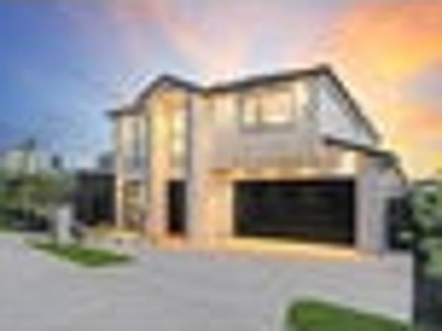 Luxury Lakeside Elegance