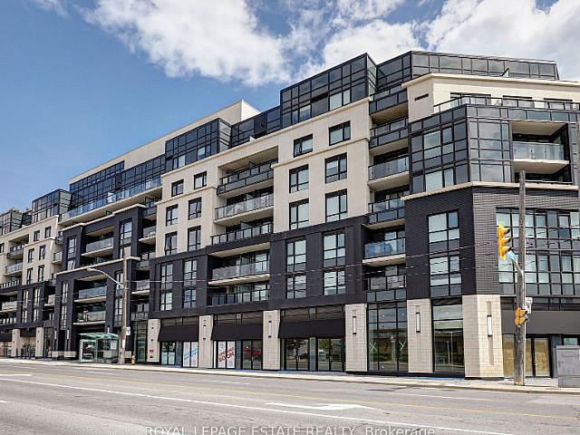 Luxury Living At The Lanes! 1+1 Bed, 2 Bath Condo!