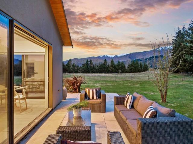 Luxury living in a league above par!