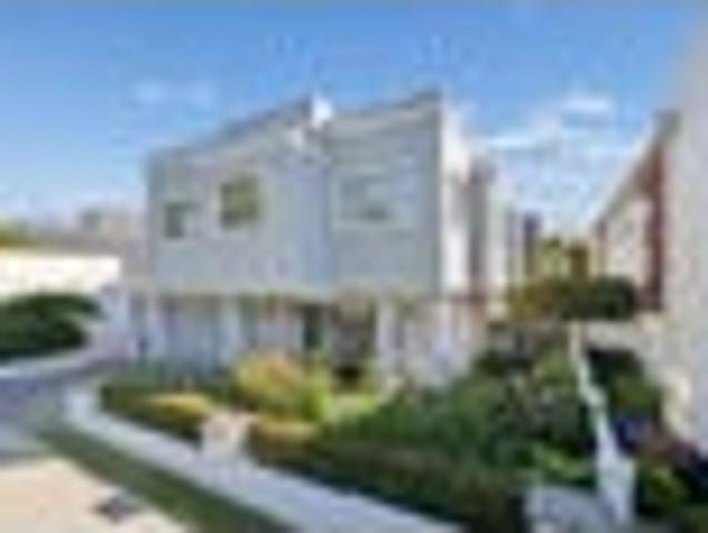 Luxury living in a prime Avenues location