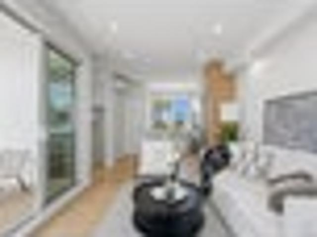 Luxury Living in the Double Westlake Zone