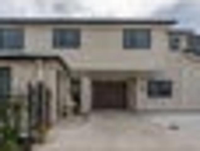 Luxury Living with Dual Family Potential