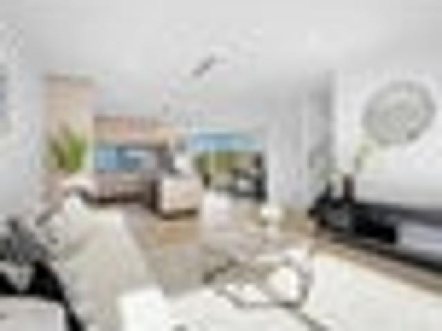Luxury Living with Stunning Sea Views!