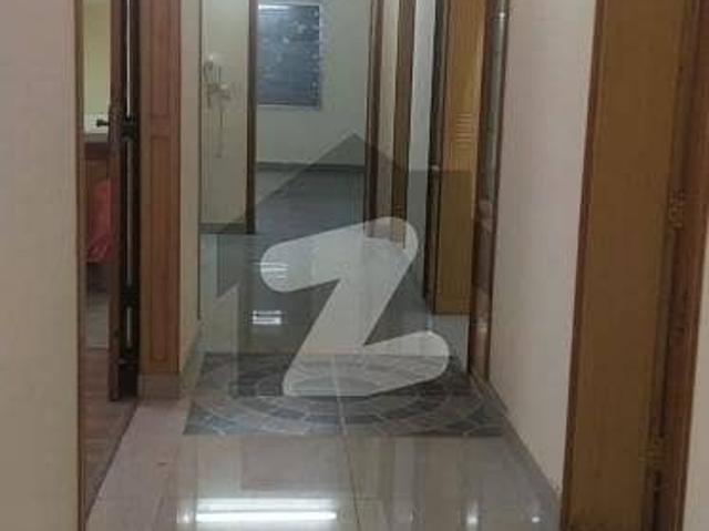 Luxury living 1 kanal ground portion for rent