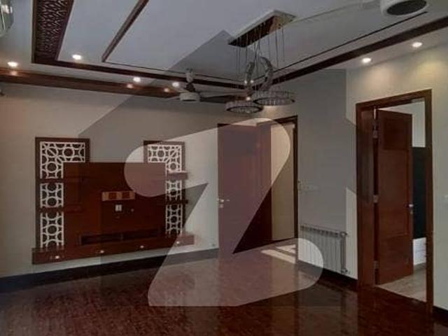 Luxury Living | 1 Kanal Elegant Bungalow For Rent In DHA Phase 5