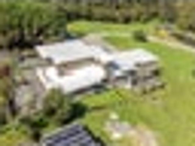 Luxury Lifestyle Estate with Private Bushwalk