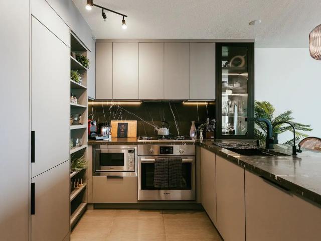 Luxury Monthly Furnished Rental | 2 Bed & 2 Bath | DT Richmond + PET FRIENDLY