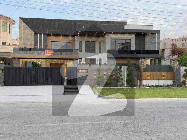 Luxury Mansion for Sale Valencia Town, Lahore 2 kanal house for sale 6 cinema hall swimming pool