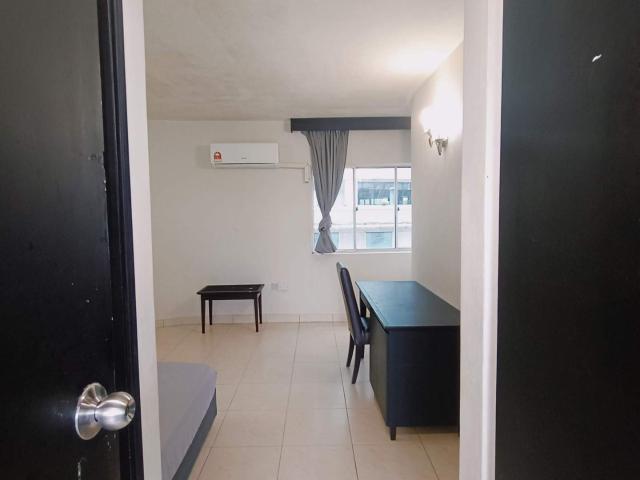 Luxury Master Bedroom for Rent – Move In Ready!