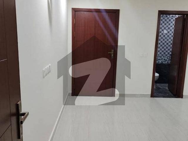 Luxury No Furnished Studio Available For Rent